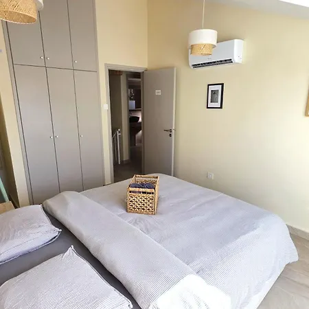 3br Shared - 7-min Walk, Peaceful * لارنكا