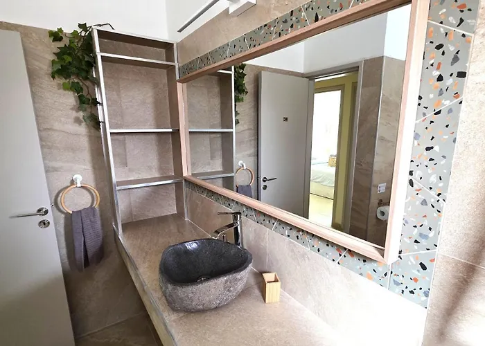 3br Shared - 7-min Walk, Peaceful * Λάρνακα