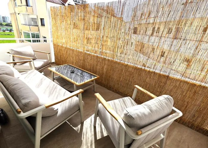 Διαμέρισμα 3br Shared - 7-min Walk, Peaceful *