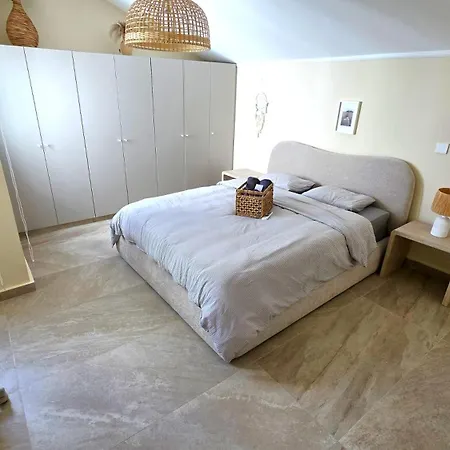 Lejlighed 3br Shared - 7-min Walk, Peaceful Larnaca