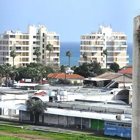 3br Shared - 7-min Walk, Peaceful Larnaka